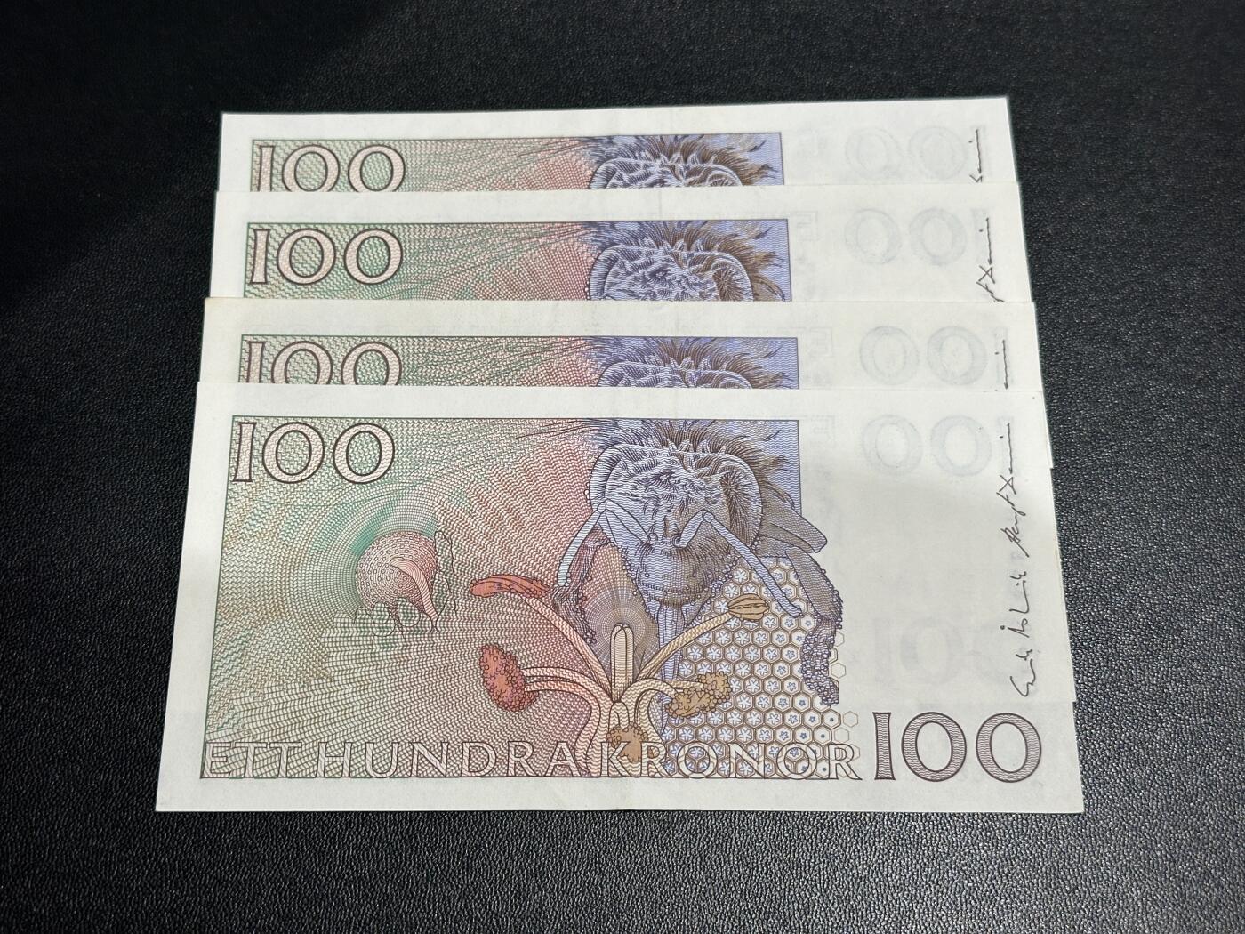 《外钞收藏家》第五百六十期（ 精品评级、靓号等）（本平台长期征集拍品、欢迎藏友们联系合作） 瑞典100克朗 初版4张一起 AU品相