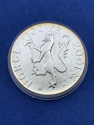 《竞宝斋》第412场 周日，周一，周二，3场连拍 （全场包邮） 挪威2001年100挪威克朗精制银币 诺贝尔和平奖百年纪念 33.6克925银 发行量：5万 盒证全（盒子背面就是证）