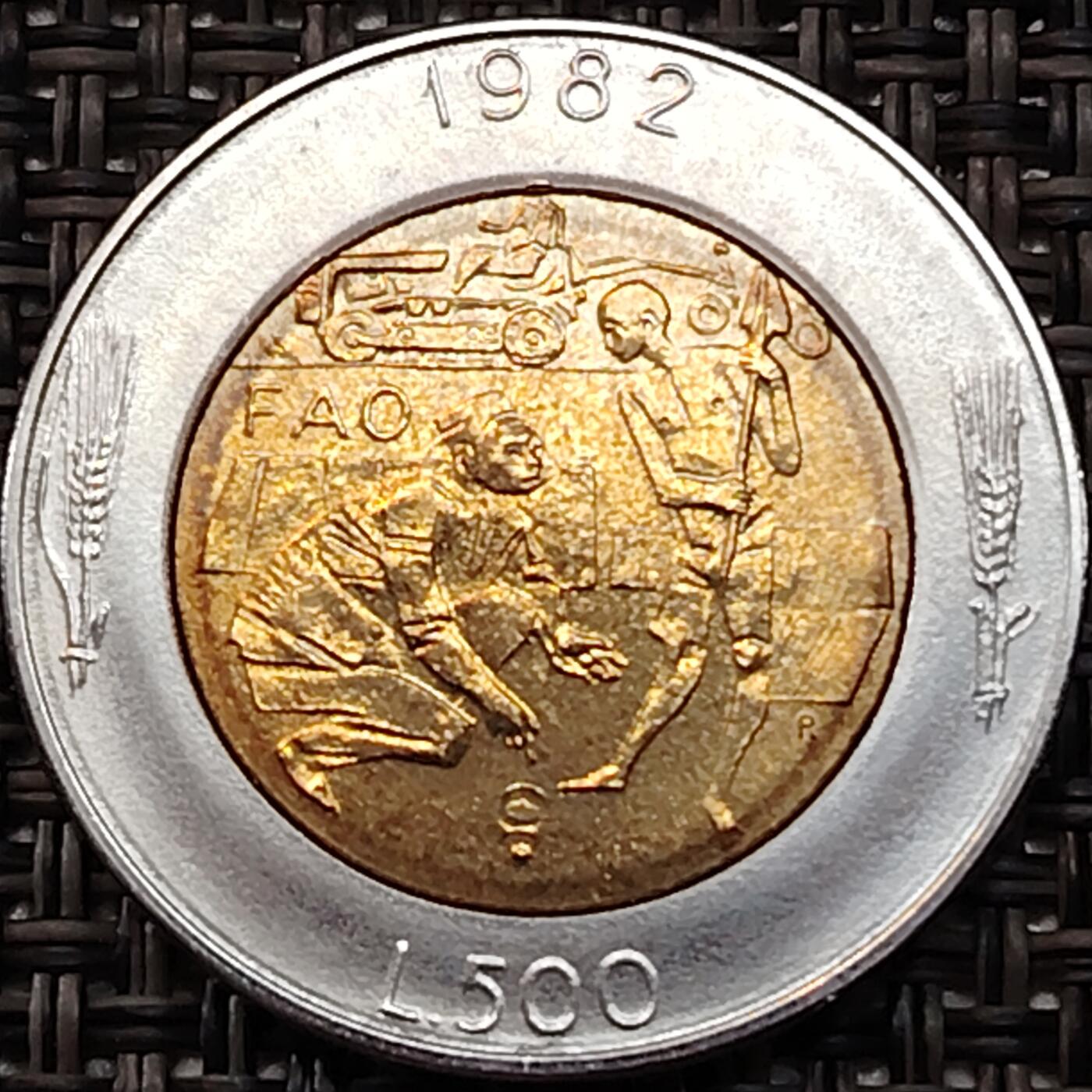 布加迪🐬～世界钱币(上海)🌾第 237 期 /  各国套币和散币 圣马力诺🇸🇲 1982年 500里拉 FAO
