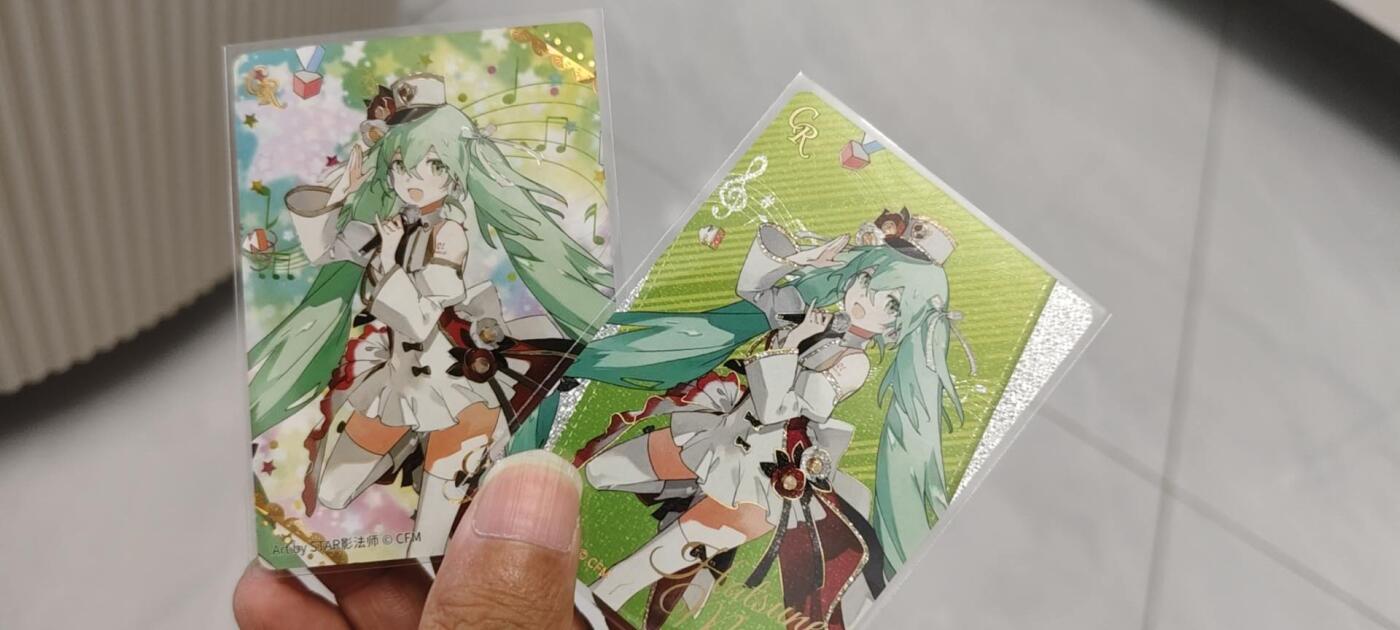 秋原瞳的小店第20期（卡游与昆仑万象的顶级碰撞） 卡游绝版cr初音一对，工艺拉满