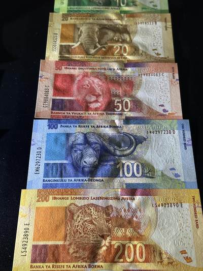 《外钞收藏家》第五百七十四期（精选场）（本平台长期征集拍品、欢迎藏友们联系合作） 2013-16年版南非10-200兰特 全新UNC