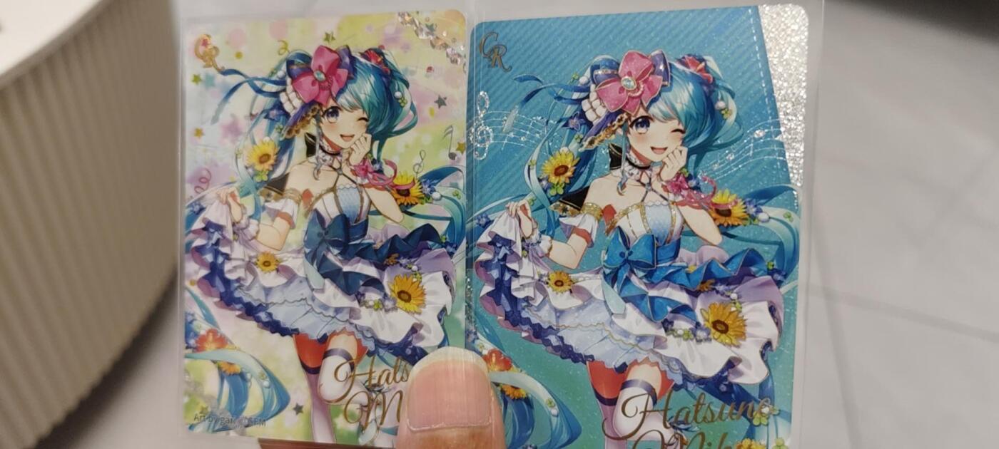 秋原瞳的小店第20期（卡游与昆仑万象的顶级碰撞） 卡游绝版初音cr一对，工艺拉满