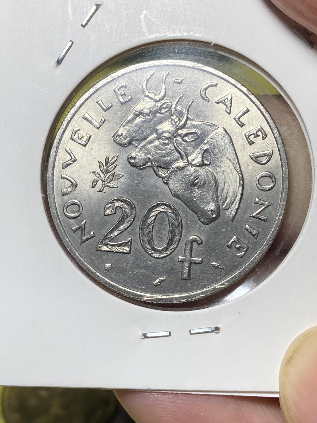 2025年第八十三场(总第一百零九场）外国好品散币(免佣金) 原光好品–法属新喀里多尼亚🇳🇨1977年20法郎(第三套加字版，丰饶角加海豚标)