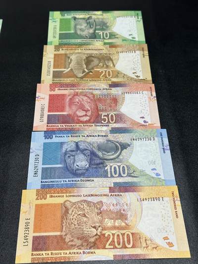 《外钞收藏家》第五百七十四期（精选场）（本平台长期征集拍品、欢迎藏友们联系合作） 2013-16年版南非10-200兰特 全新UNC