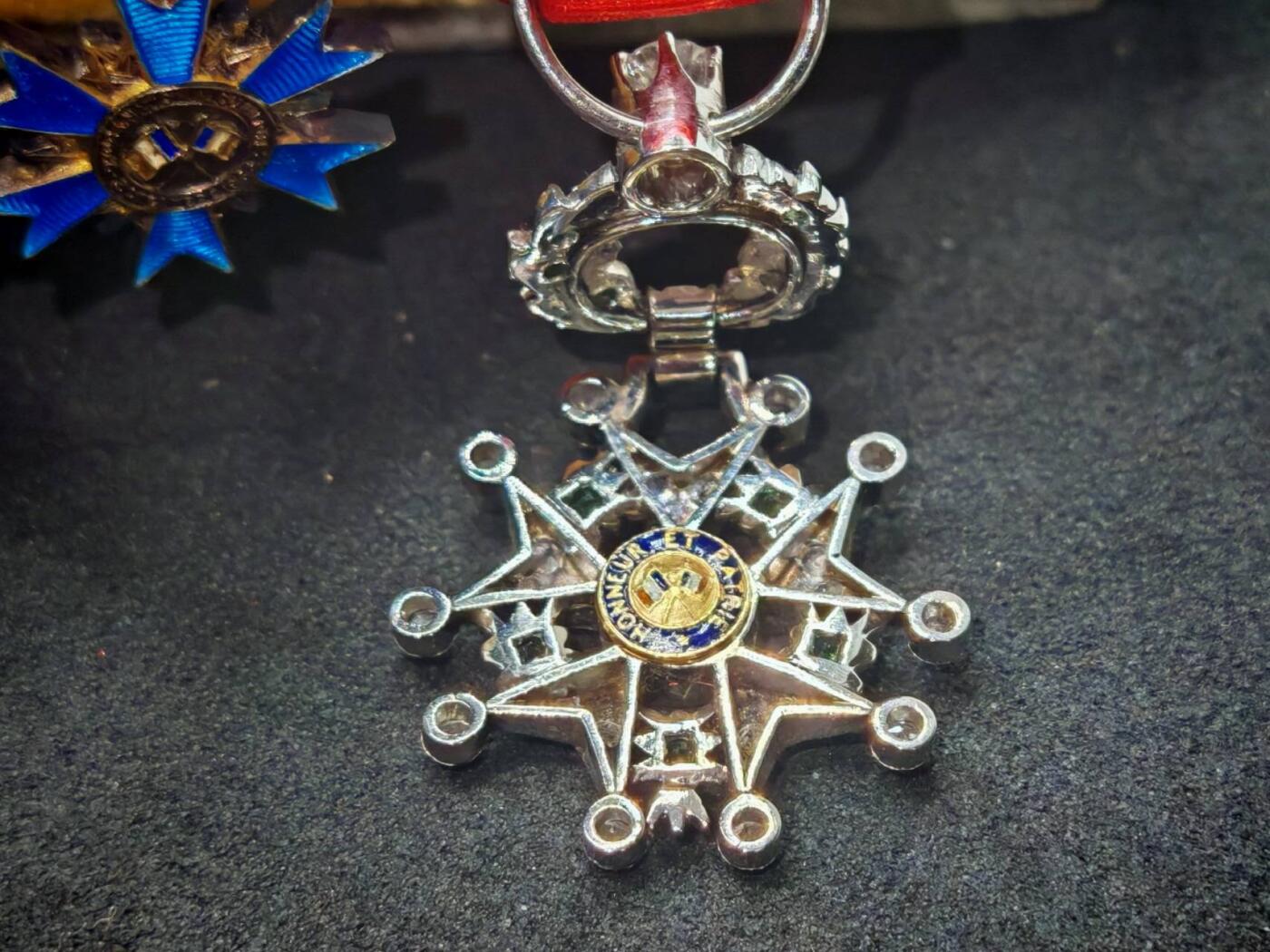 凯旋世界勋赏（第18期）（欢迎送拍）（对拍品有疑问请询问客服，不接受到手刀，出价默认拍品品相。请认真阅读拍卖规则！出价默认已认可！）（收到货请录制开箱视频，无视频概不处理问题。）