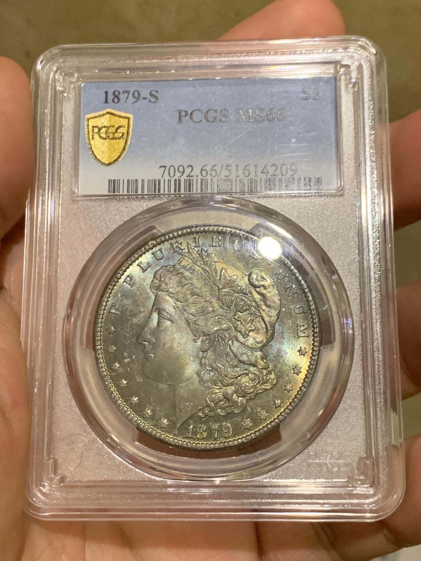 《竞宝斋》第412场 周日，周一，周二，3场连拍 （全场包邮） PCGS MS66 美国 1879年 1美元 摩根银币 较少年份+高分+双面五彩包浆 集合美系众多收藏特点 一步到位的收藏