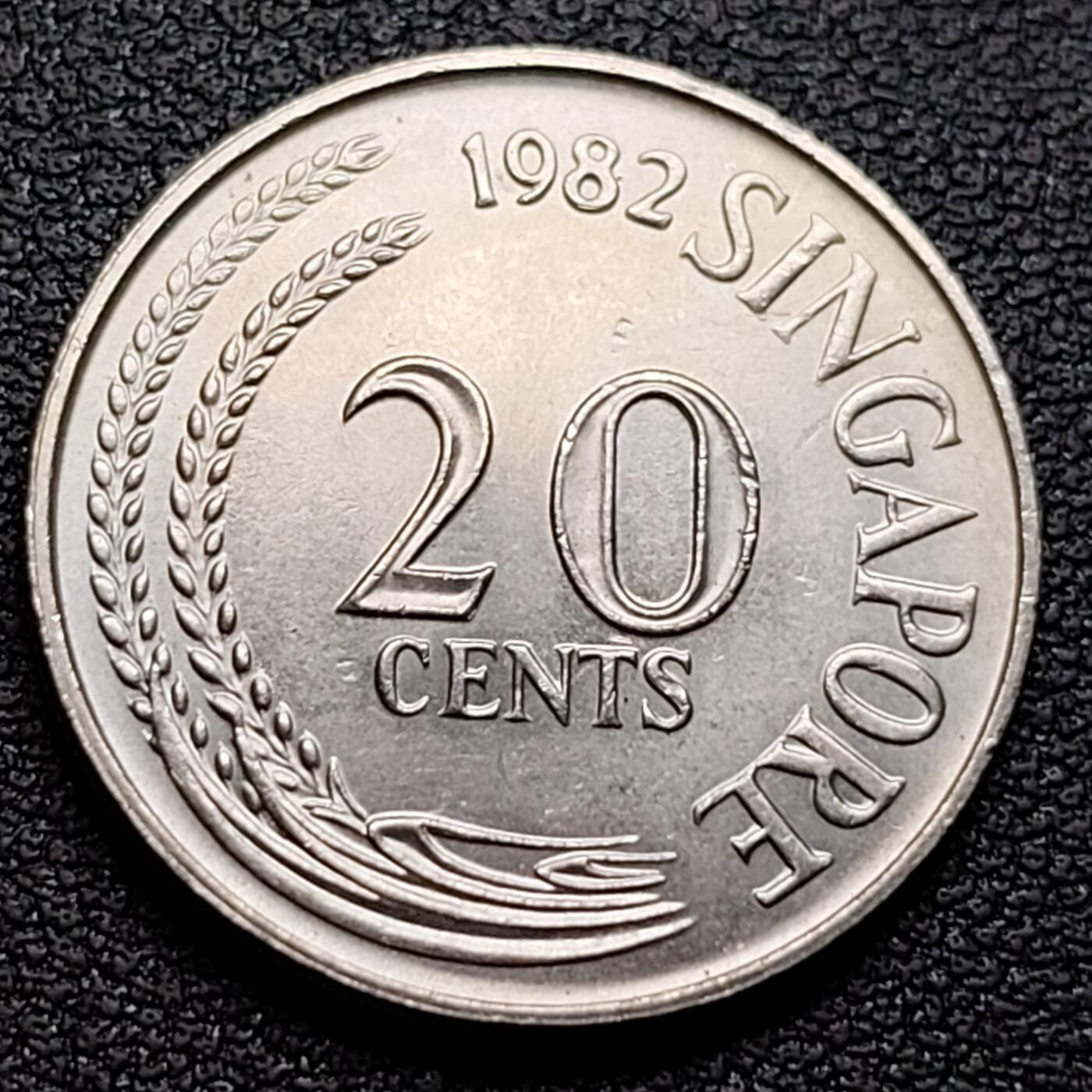 泉币菌-第96场-精品福利场 原光UNC 高币值 1982年 新加坡20分 海洋动物-剑鱼 24mm