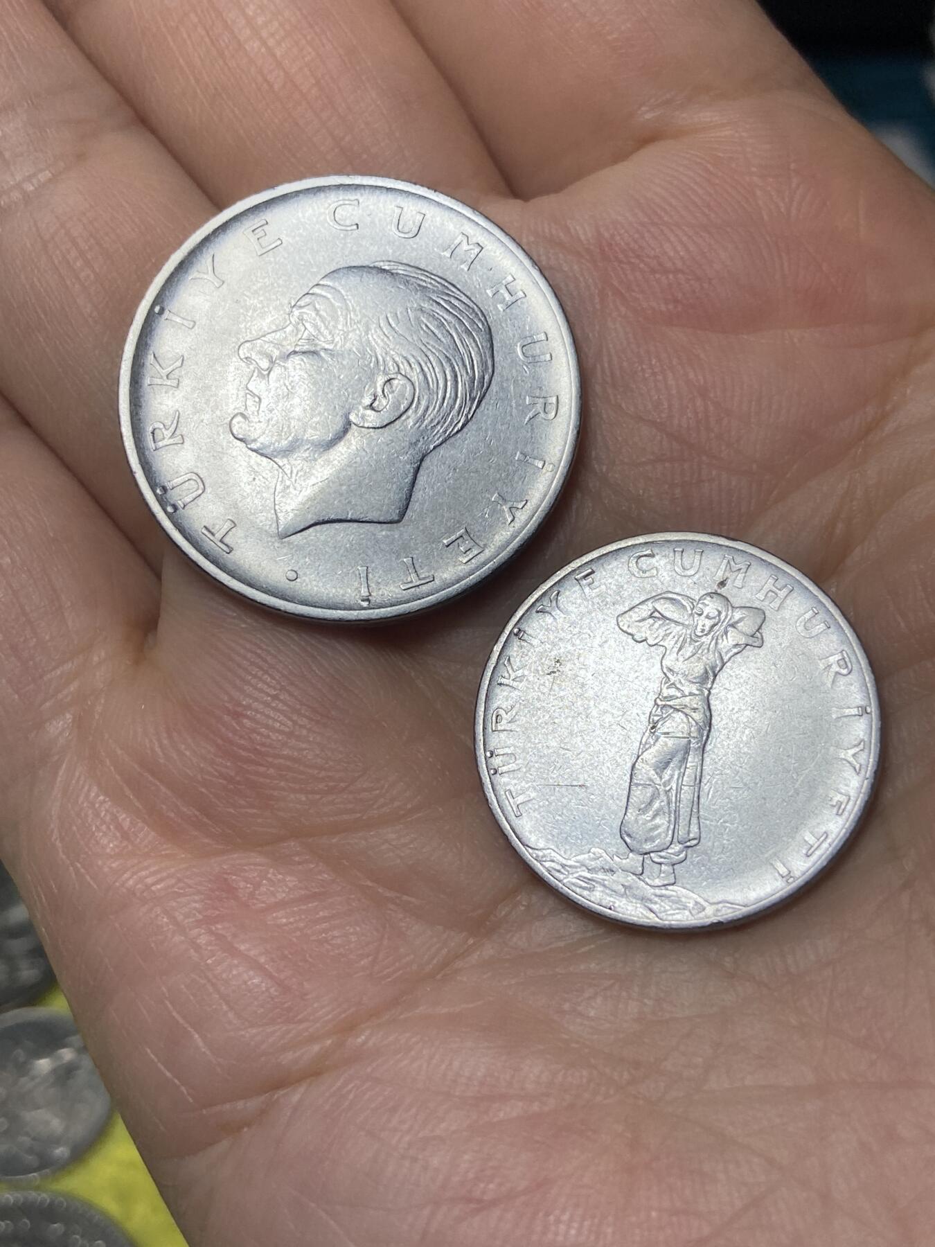 2025年第八十三场(总第一百零九场）外国好品散币(免佣金) 土耳其🇹🇷2枚：1960年1里拉，25库鲁