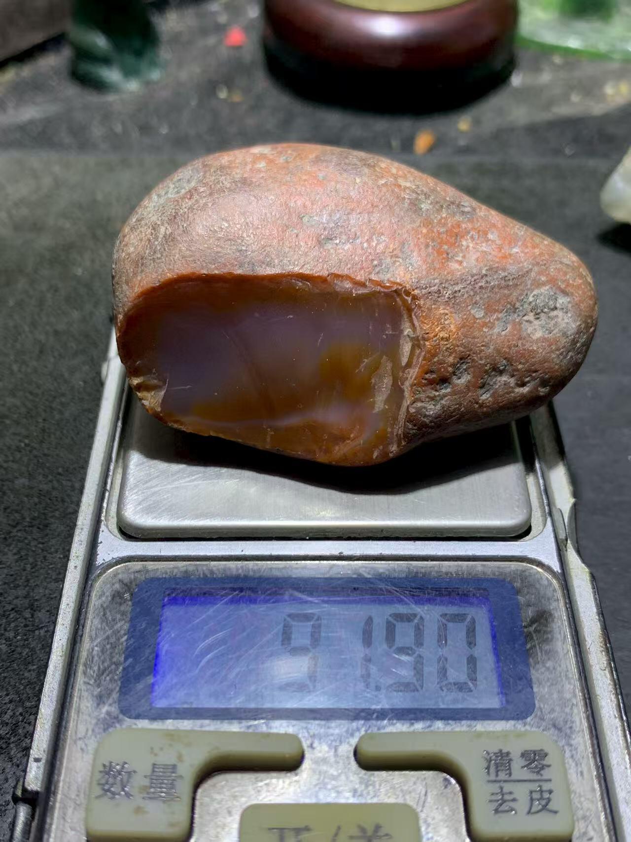 精美川料红皮开窗冻料荔枝冻心南红玛瑙原石一颗，
