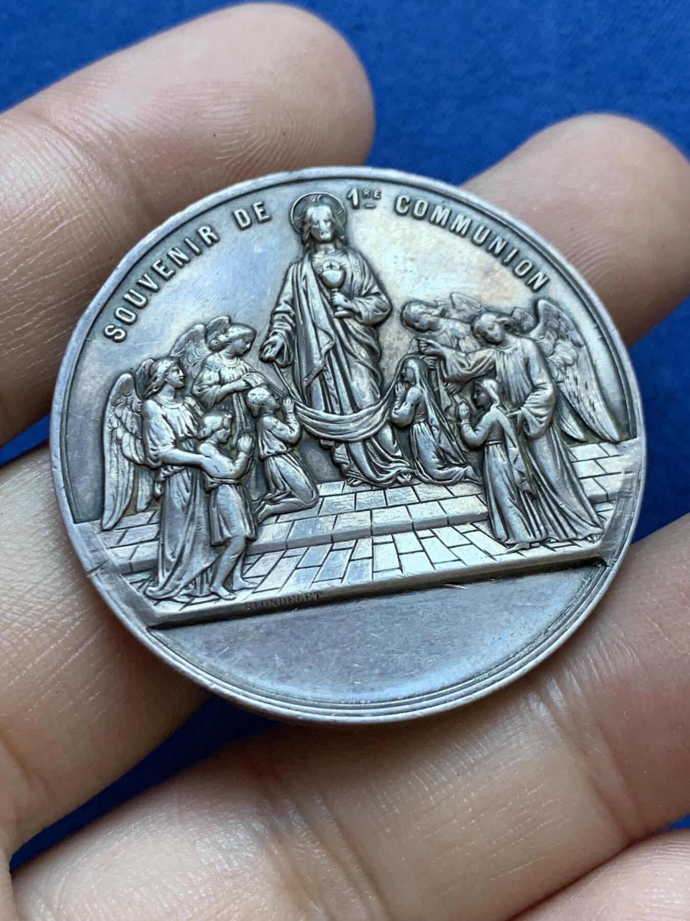 《竞宝斋》第413场 周日，周一，周二，3场连拍 （全场包邮） 法国洗礼银章，24.6g，38.5mm，丰饶角边铭，有轻磕,带原盒