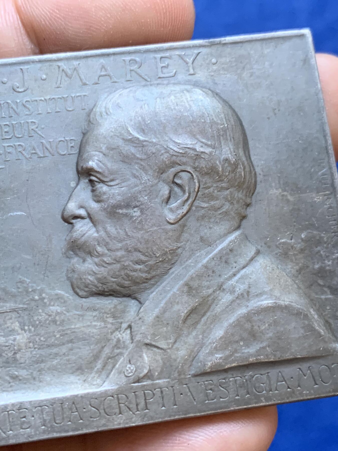 《竞宝斋》第413场 周日，周一，周二，3场连拍 （全场包邮） 法国实验科学纪念镀银铜牌 好品 高浮雕 82.8克 50*63.2mm 丰饶角铜标