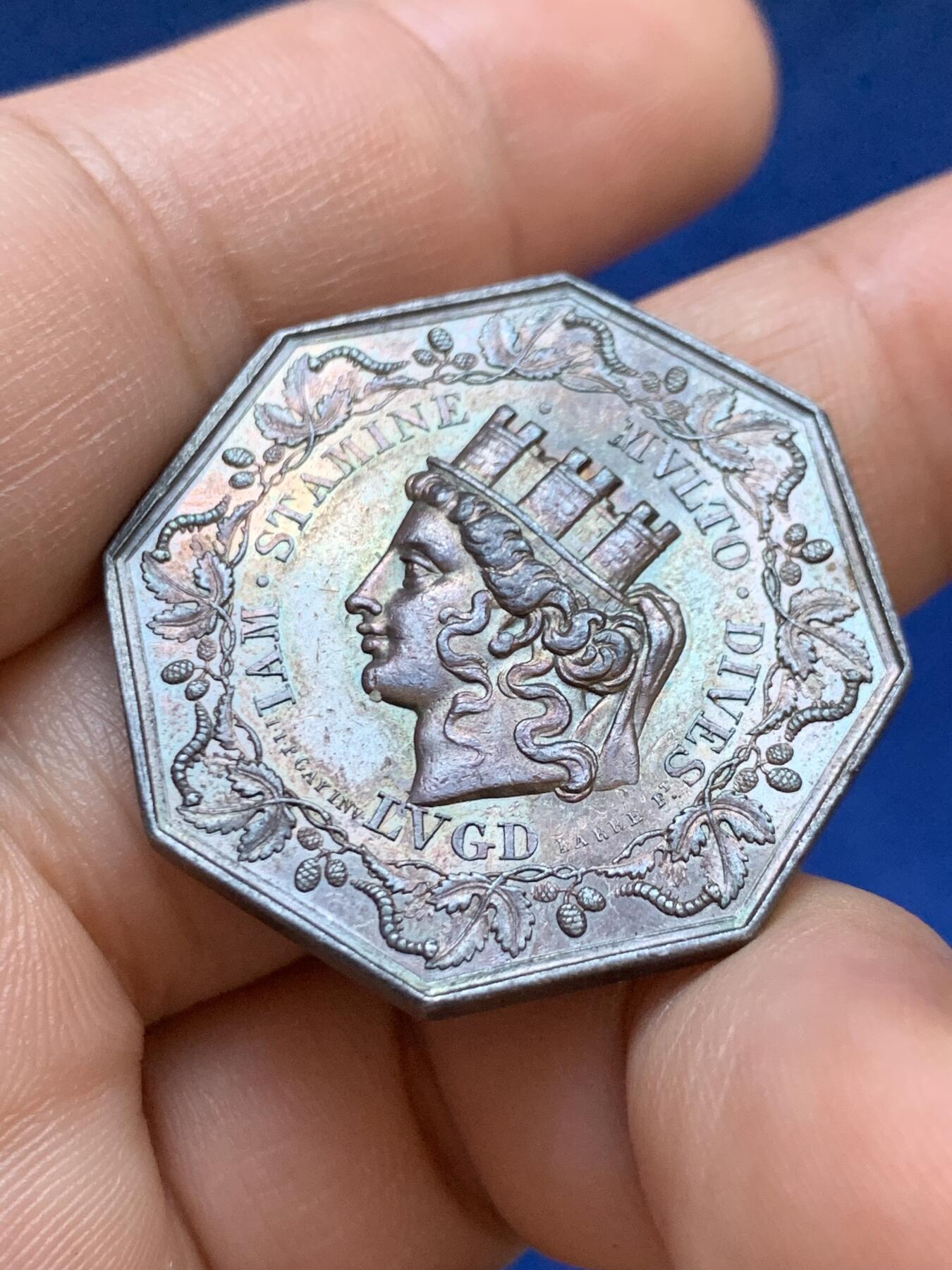 《竞宝斋》第413场 周日，周一，周二，3场连拍 （全场包邮） 法国里昂丝绸经纪人八角银质代币，14.61g，31.6mm，早期无边铭