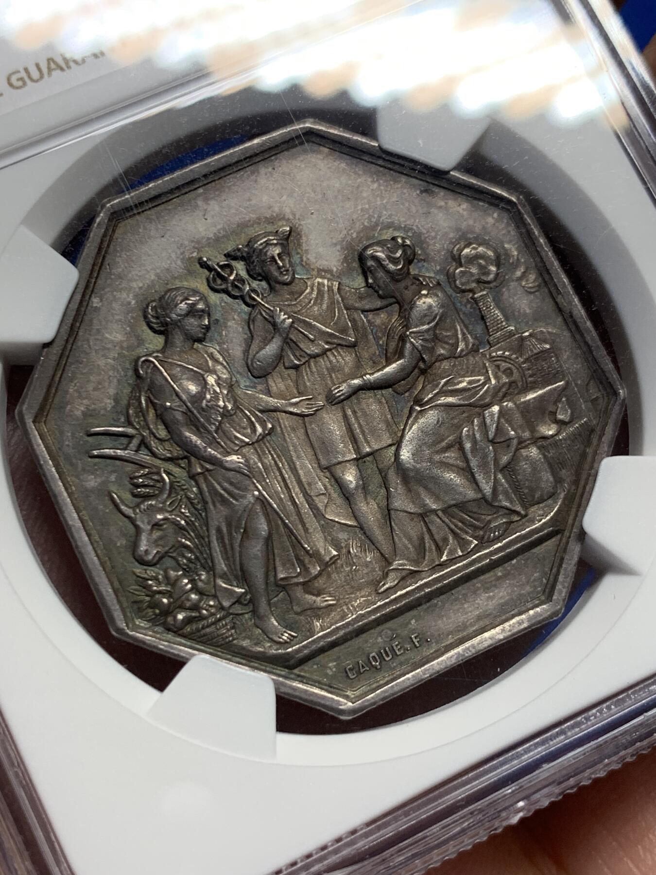 《竞宝斋》第413场 周日，周一，周二，3场连拍 （全场包邮） NGC MS61法国圣昆廷艾商会八角银章，34MM，22克早期手指边铭的非常稀少