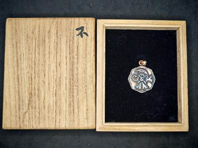 凯旋世界勋赏（第18期）（欢迎送拍）（对拍品有疑问请询问客服，不接受到手刀，出价默认拍品品相。请认真阅读拍卖规则！出价默认已认可！）（收到货请录制开箱视频，无视频概不处理问题。） - 日本徽章