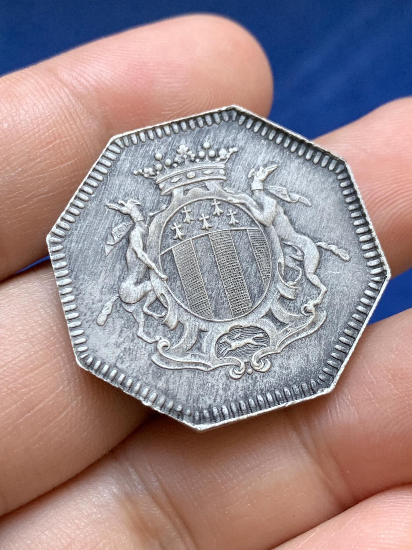 《竞宝斋》第413场 周日，周一，周二，3场连拍 （全场包邮） 法国雷恩省储蓄银行百年纪念八角银章，31.4MM，16.47克，菱形+argent边铭