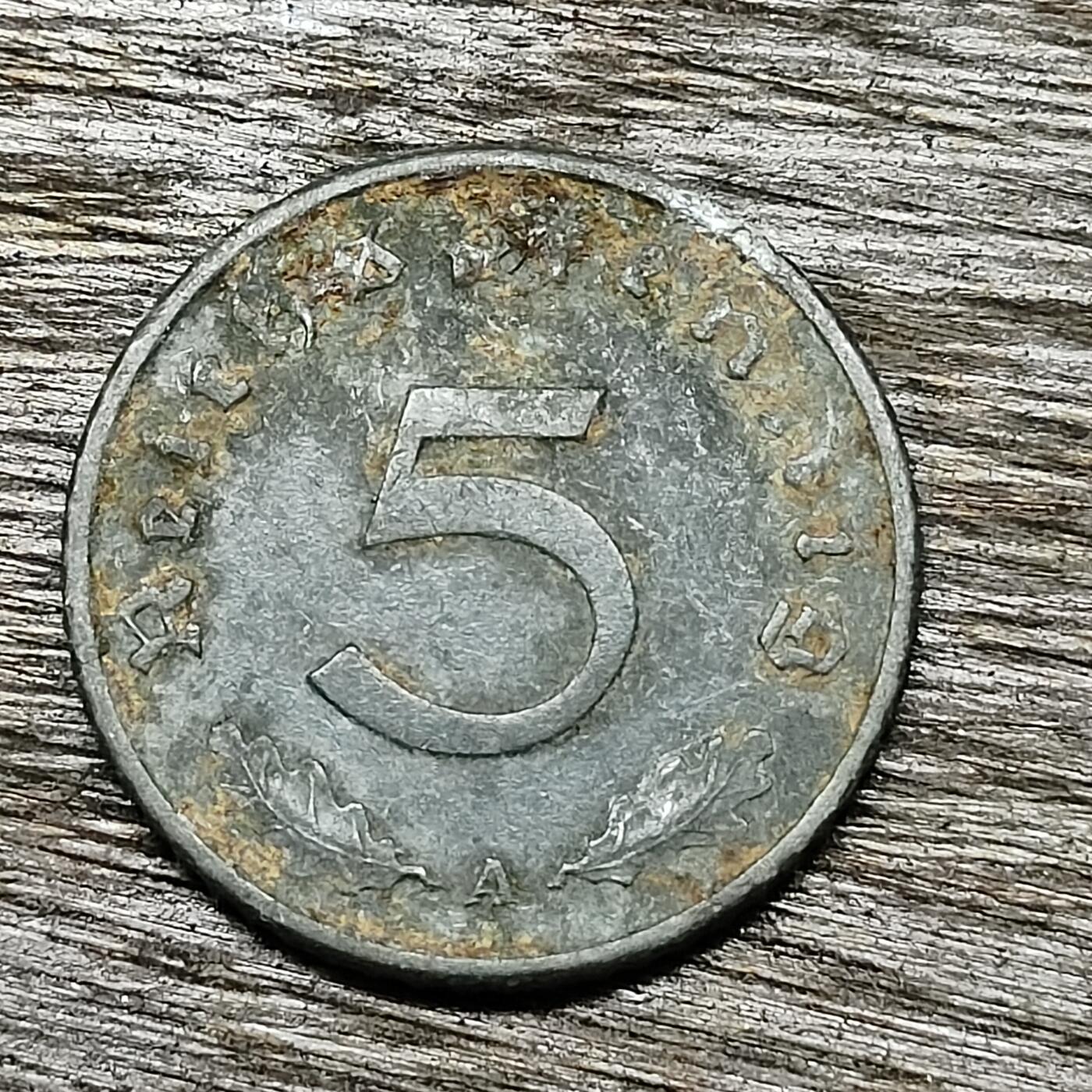 【铜匠收藏】★第131场★散币场，无佣金，30包邮。不满30元，支付5元运费。《接受代拍 代送NGC评级》 德国 1942年 A厂 5芬尼 锌币 拔毛鹰