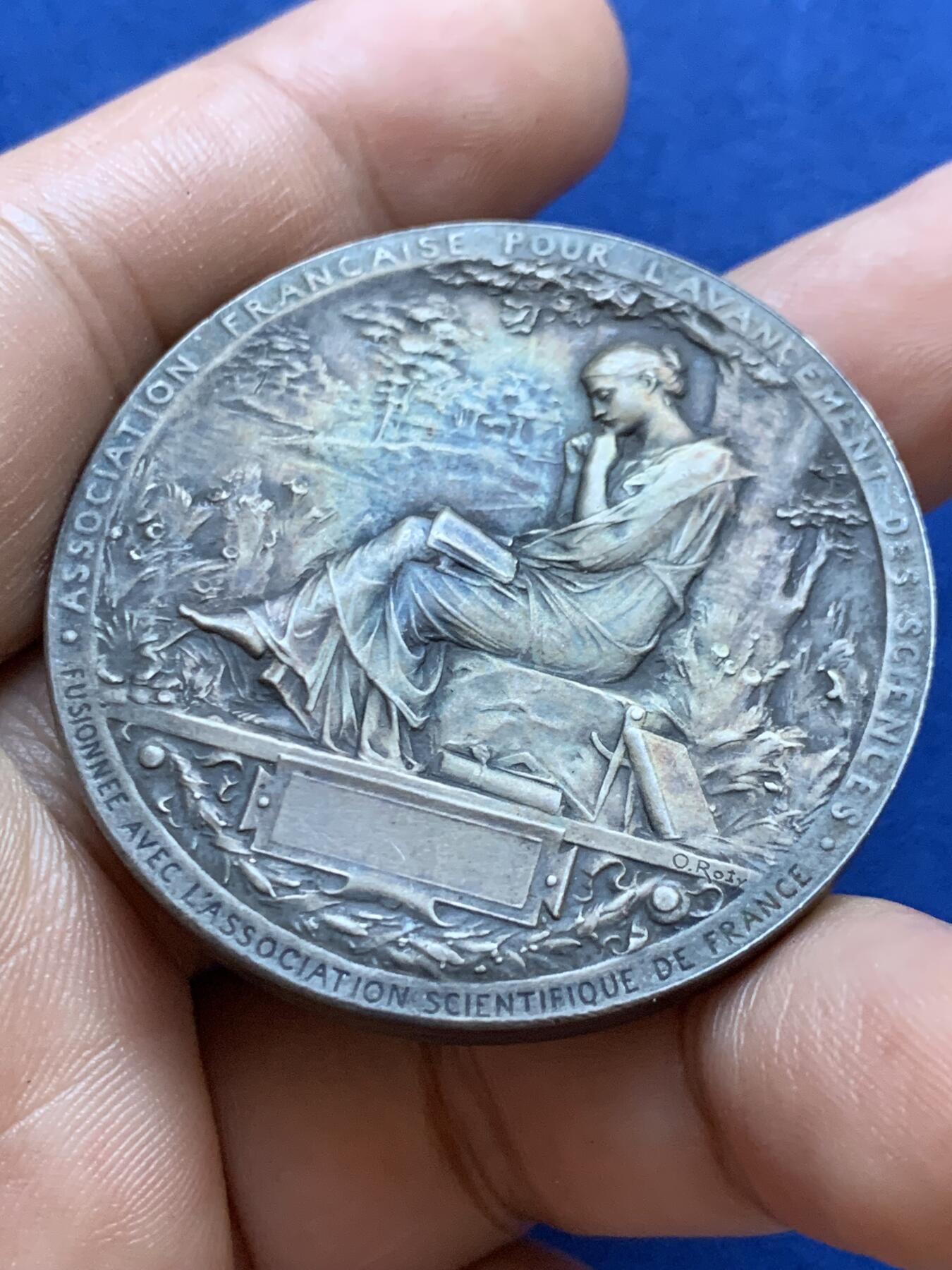 《竞宝斋》第413场 周日，周一，周二，3场连拍 （全场包邮） 罗蒂作品 科学进步协会镀银铜章 原铸好品 带原盒 44.7克 45.2mm 丰饶角铜标