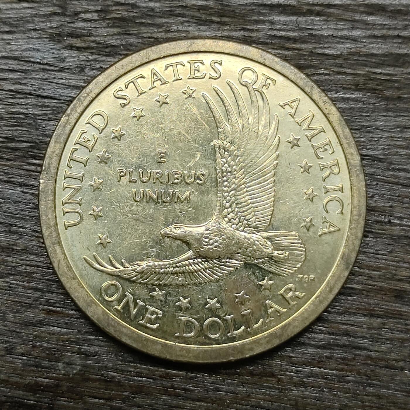 【铜匠收藏】★第131场★散币场，无佣金，30包邮。不满30元，支付5元运费。《接受代拍 代送NGC评级》 2004年 飞鹰版  美国 1元 萨卡加维纪念币