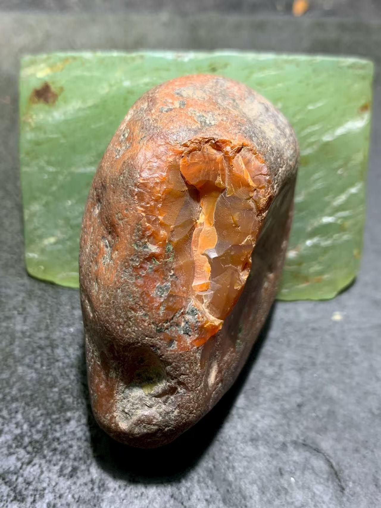 精美川料红皮开窗冻料荔枝冻心南红玛瑙原石一颗，