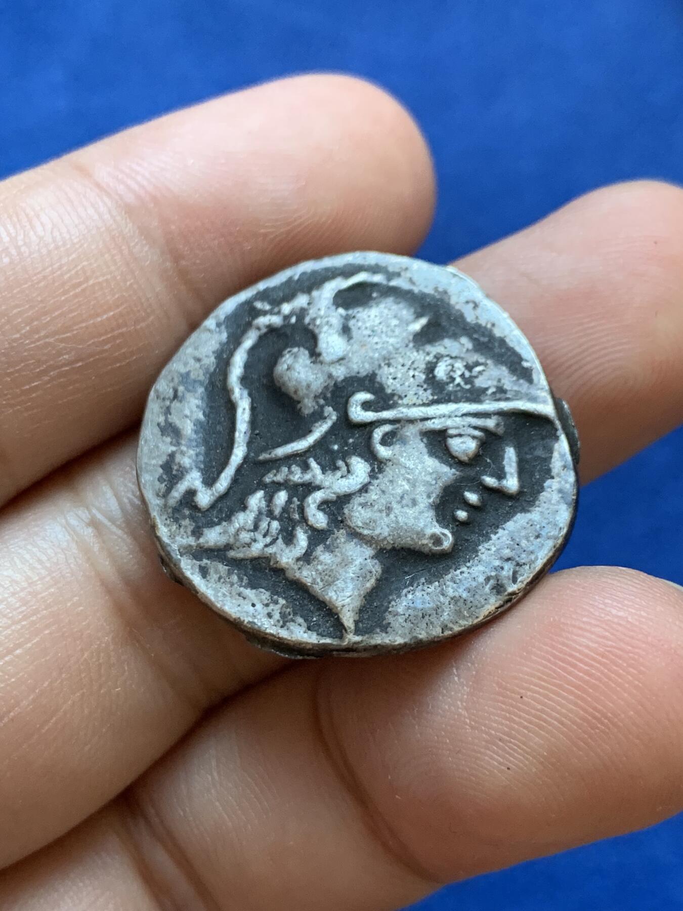 《竞宝斋》第413场 周日，周一，周二，3场连拍 （全场包邮） 古希腊纪念章 两枚 其中一枚有焊点 总重约17.8克