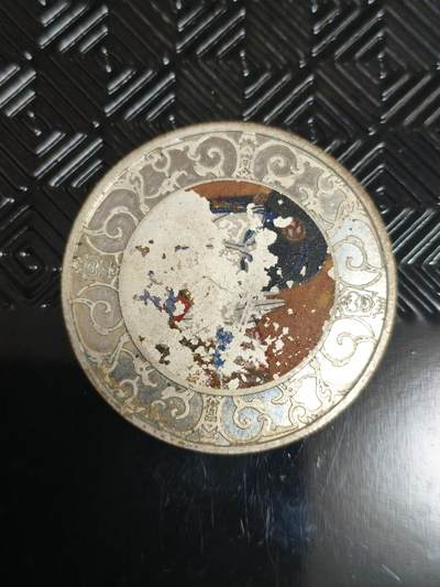 献给母亲的爱，沈阳造币厂出品品相尺寸如图，不包邮，不议价。   - 献给母亲的爱，沈阳造币厂出品品相尺寸如图，不包邮，不议价。  