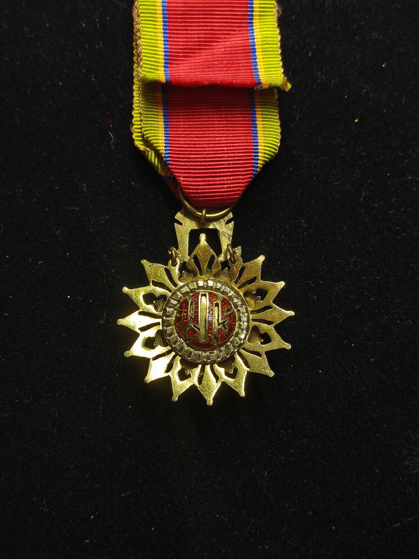 蜀地medal第11场精品专场拍卖 泰王国 骑士级白象勋章原盒带卡一套 银制热珐琅