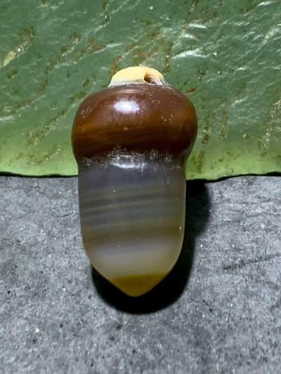 高玉化巴西玛瑙手工俏色巧雕随形橡果吊坠一个 - 高玉化巴西玛瑙手工俏色巧雕随形橡果吊坠一个