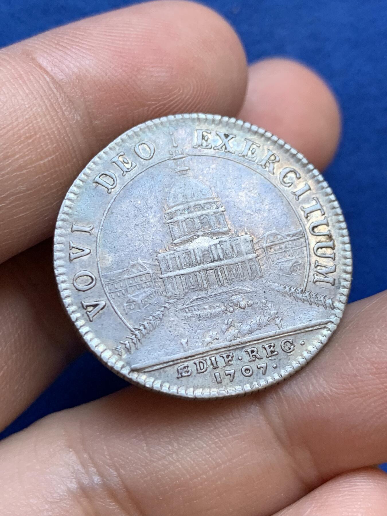 《竞宝斋》第413场 周日，周一，周二，3场连拍 （全场包邮） 法国路易十四头像国王大厦银质代币，7.78g，28.7mm