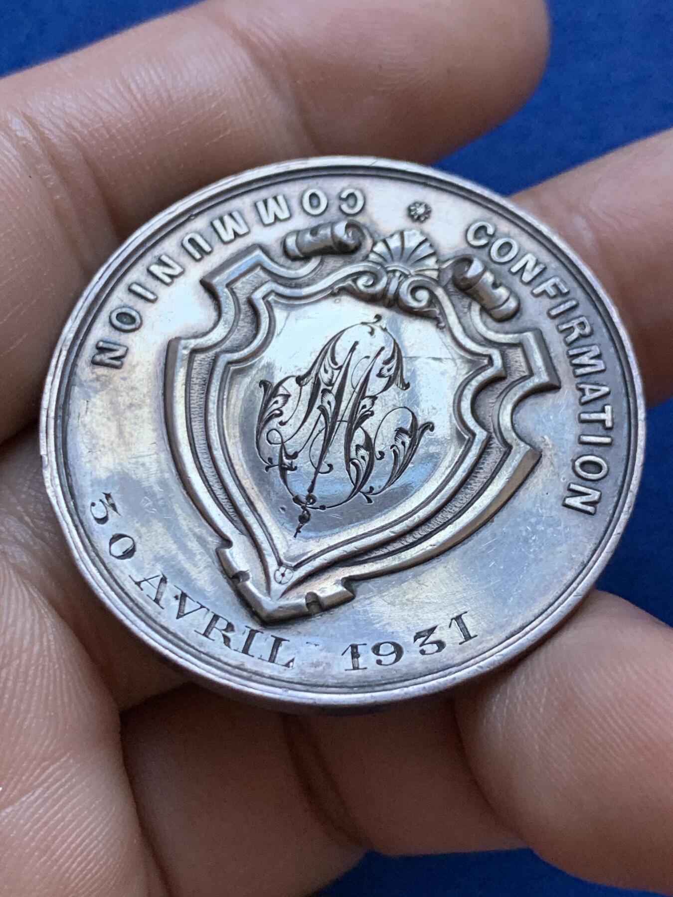 《竞宝斋》第413场 周日，周一，周二，3场连拍 （全场包邮） 法国洗礼银章，24.6g，38.5mm，丰饶角边铭，有轻磕,带原盒