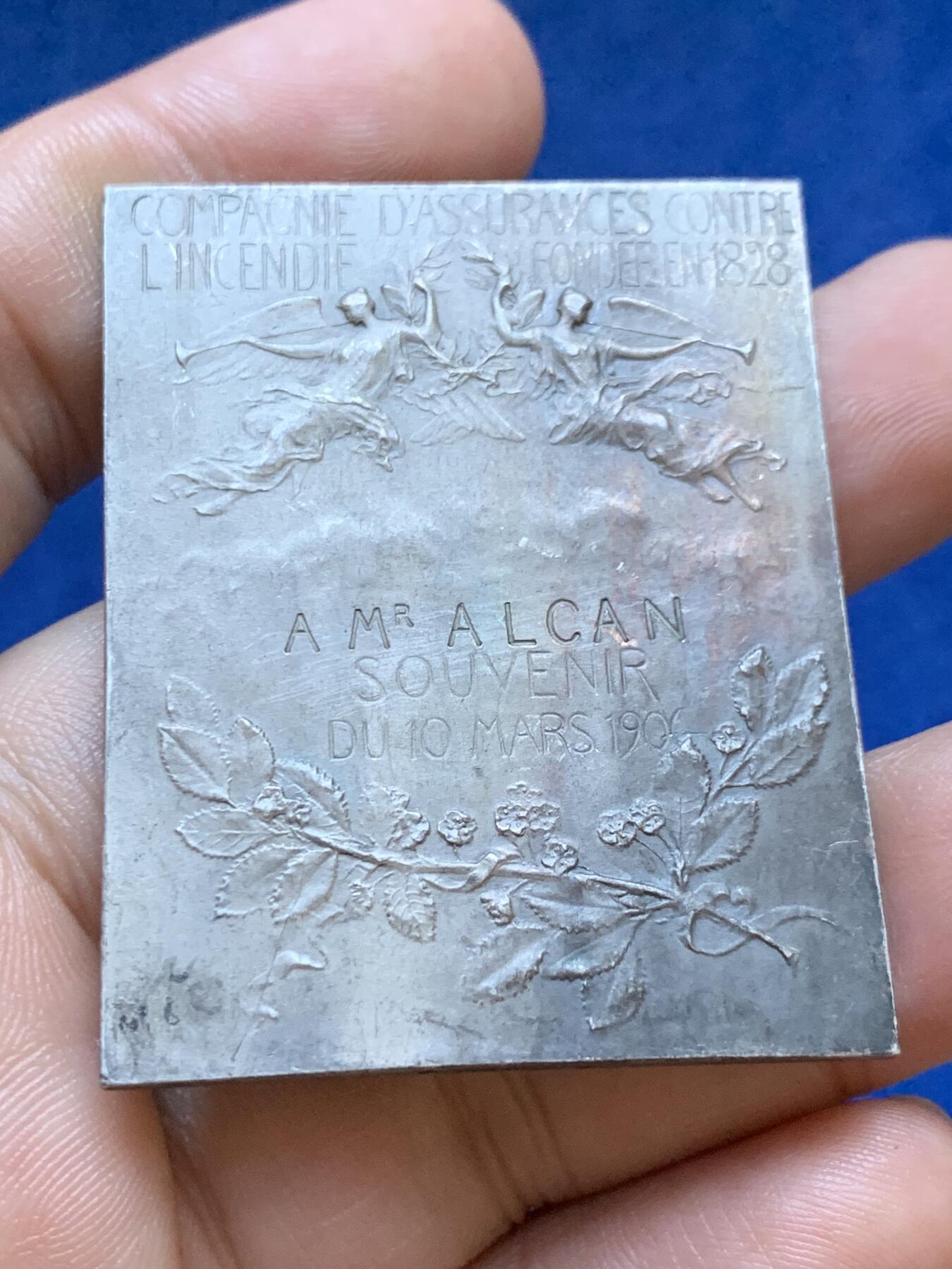 《竞宝斋》第413场 周日，周一，周二，3场连拍 （全场包邮） 法国Guillaume Cerise男爵方形银章，52.35g，39.7*49.8mm，菱形+野猪头argent边铭