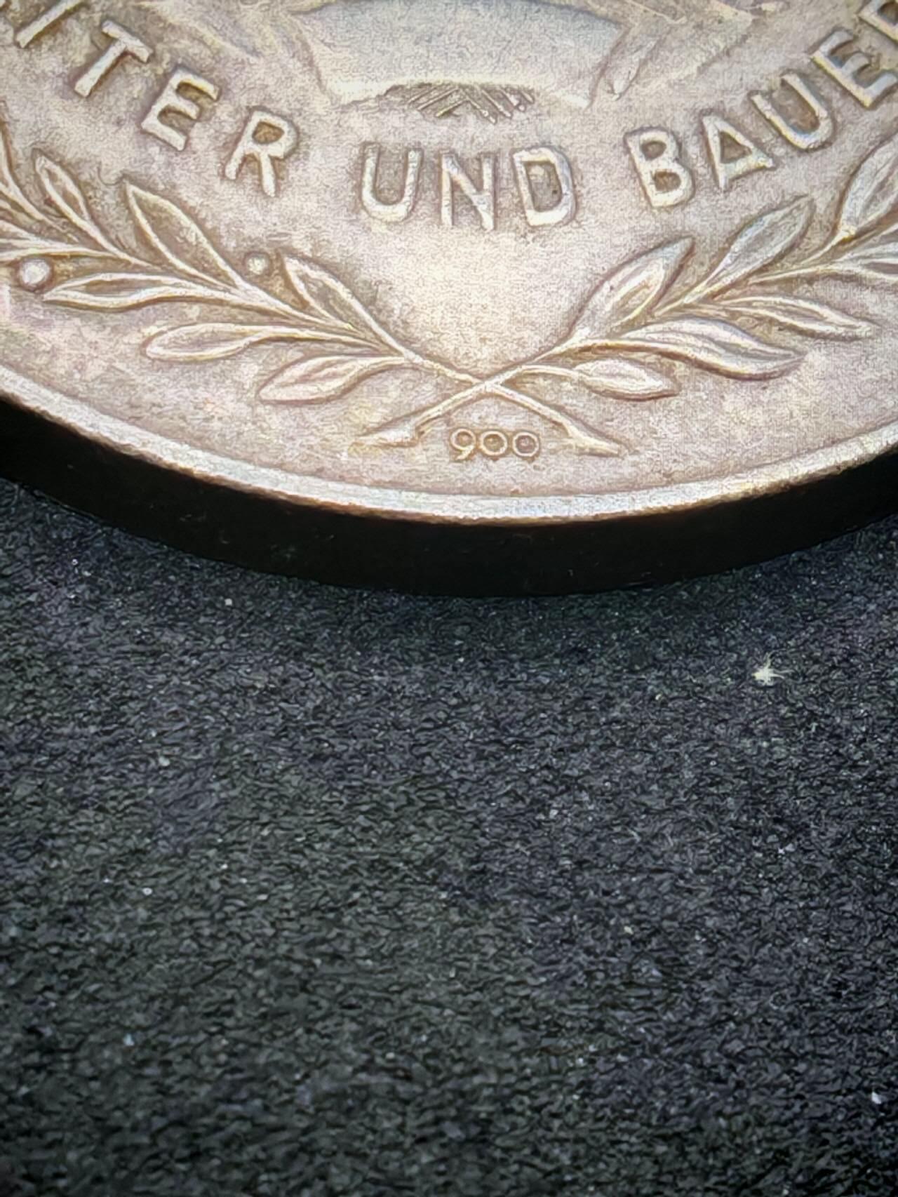 凯旋世界勋赏（第18期）（欢迎送拍）（对拍品有疑问请询问客服，不接受到手刀，出价默认拍品品相。请认真阅读拍卖规则！出价默认已认可！）（收到货请录制开箱视频，无视频概不处理问题。） 东德早期银制人民军功绩奖章带900银标29.6g