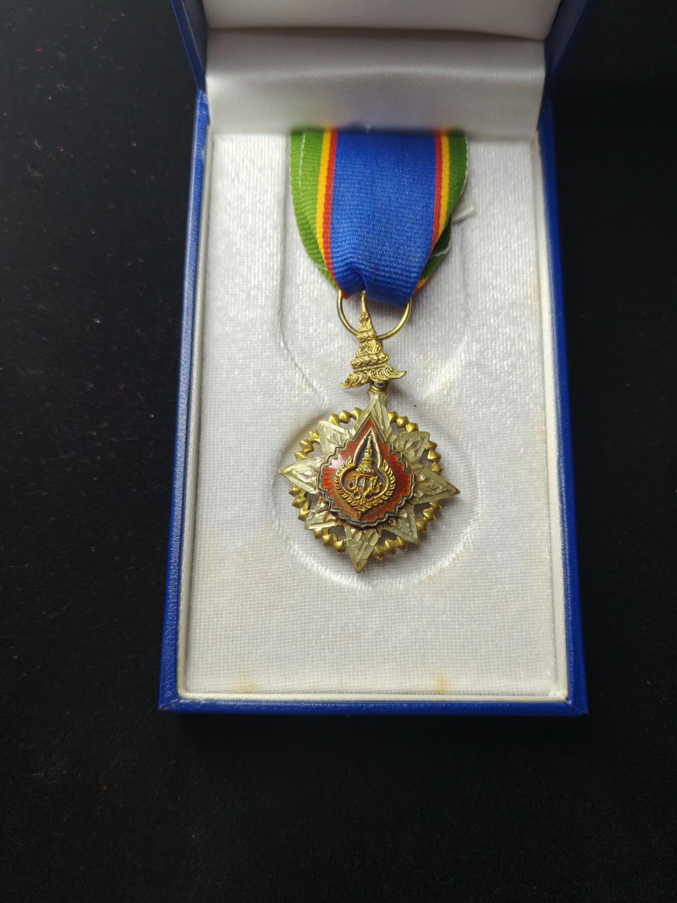 蜀地medal第11场精品专场拍卖 泰王国 骑士级王冠勋章原盒带卡一套 银制热珐琅