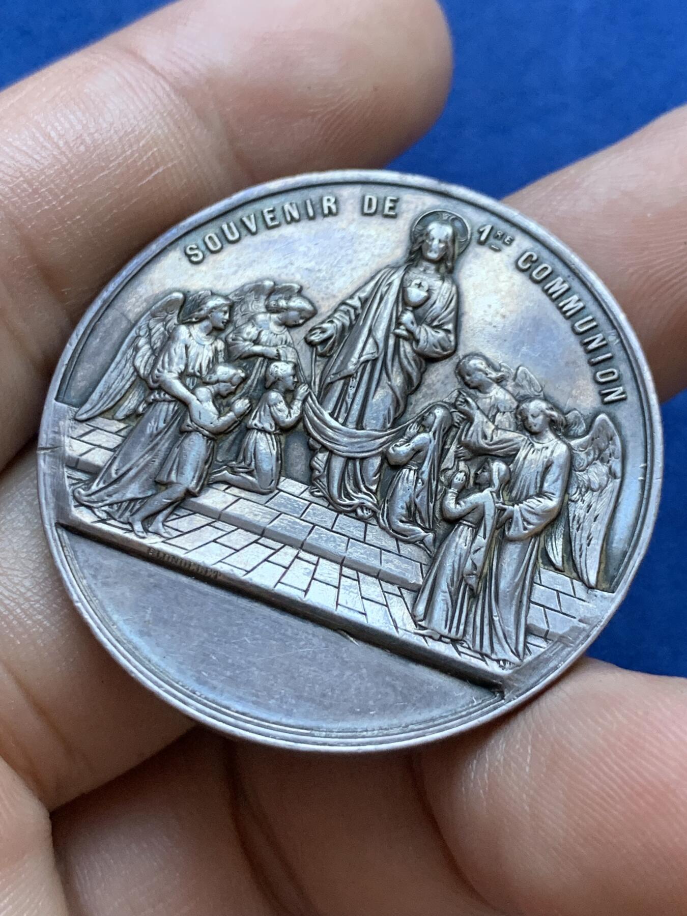 《竞宝斋》第413场 周日，周一，周二，3场连拍 （全场包邮） 法国洗礼银章，24.6g，38.5mm，丰饶角边铭，有轻磕,带原盒