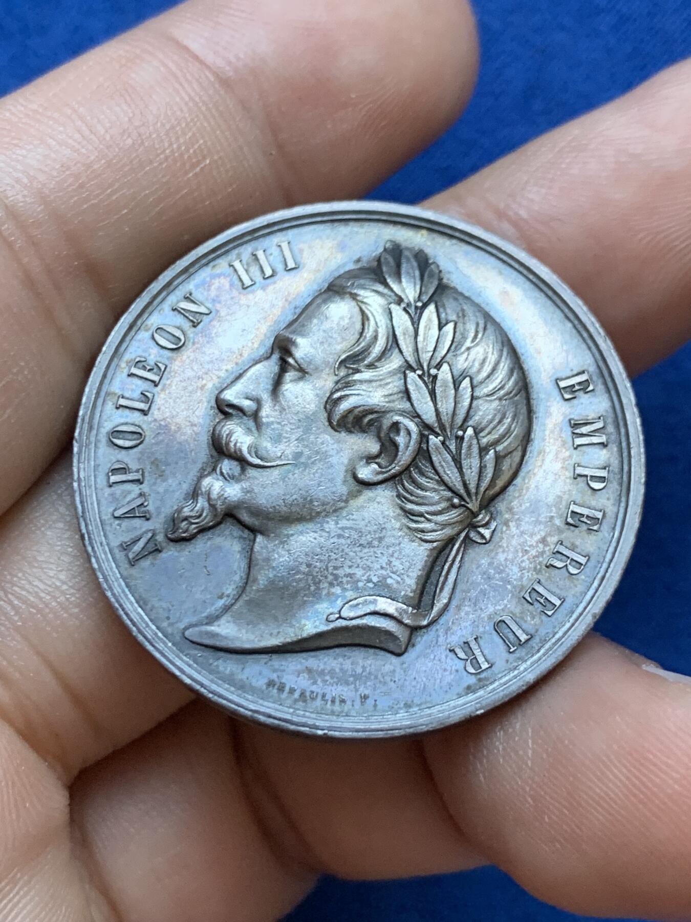 《竞宝斋》第413场 周日，周一，周二，3场连拍 （全场包邮） 法国高中行政办公室银质代币，20.55g，35.2mm，蜜蜂边铭