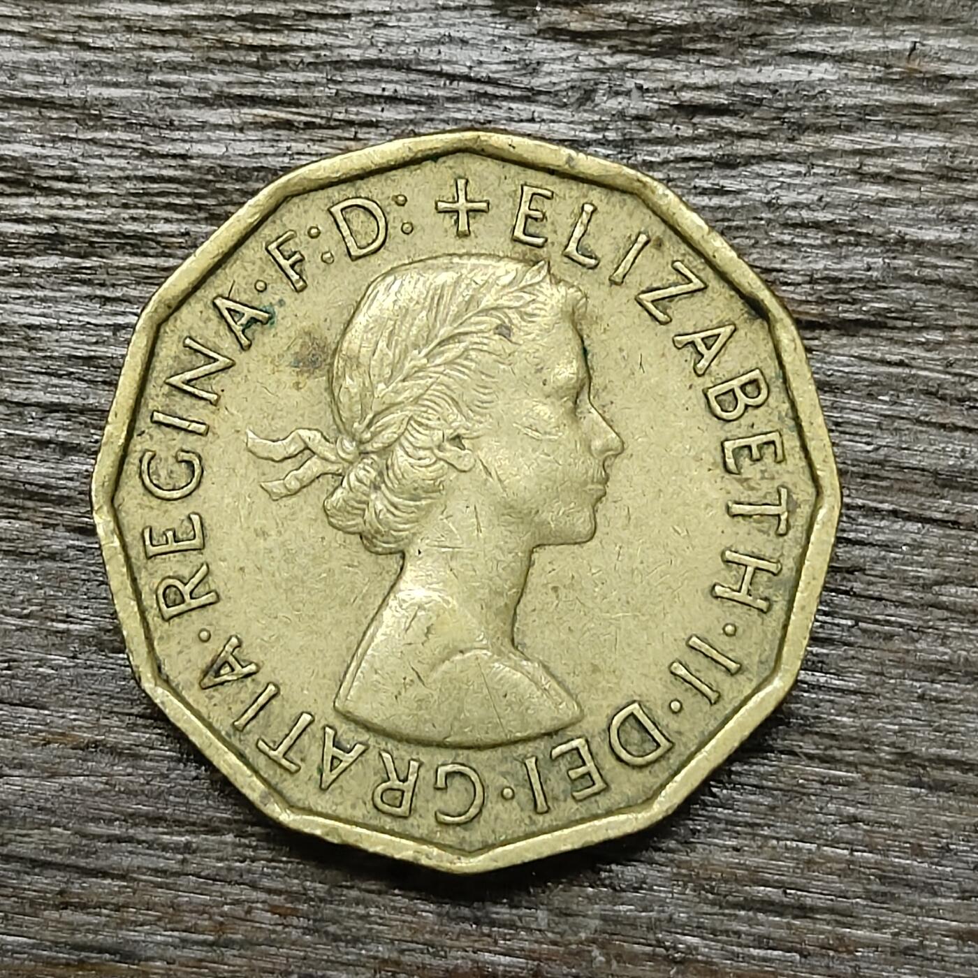 【铜匠收藏】★第131场★散币场，无佣金，30包邮。不满30元，支付5元运费。《接受代拍 代送NGC评级》 英国 1967年 3便士 早期多边形铜币