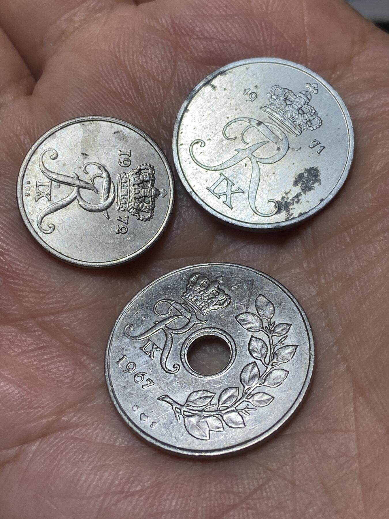 2025年第八十三场(总第一百零九场）外国好品散币(免佣金) 丹麦🇩🇰3枚：1972单年份10欧尔(弗雷德里克九世逝世年，S; S版)，1971年2欧尔(弗雷德里克九世，C; S版)，1967年25欧尔(弗雷德里克九世，C; S版)