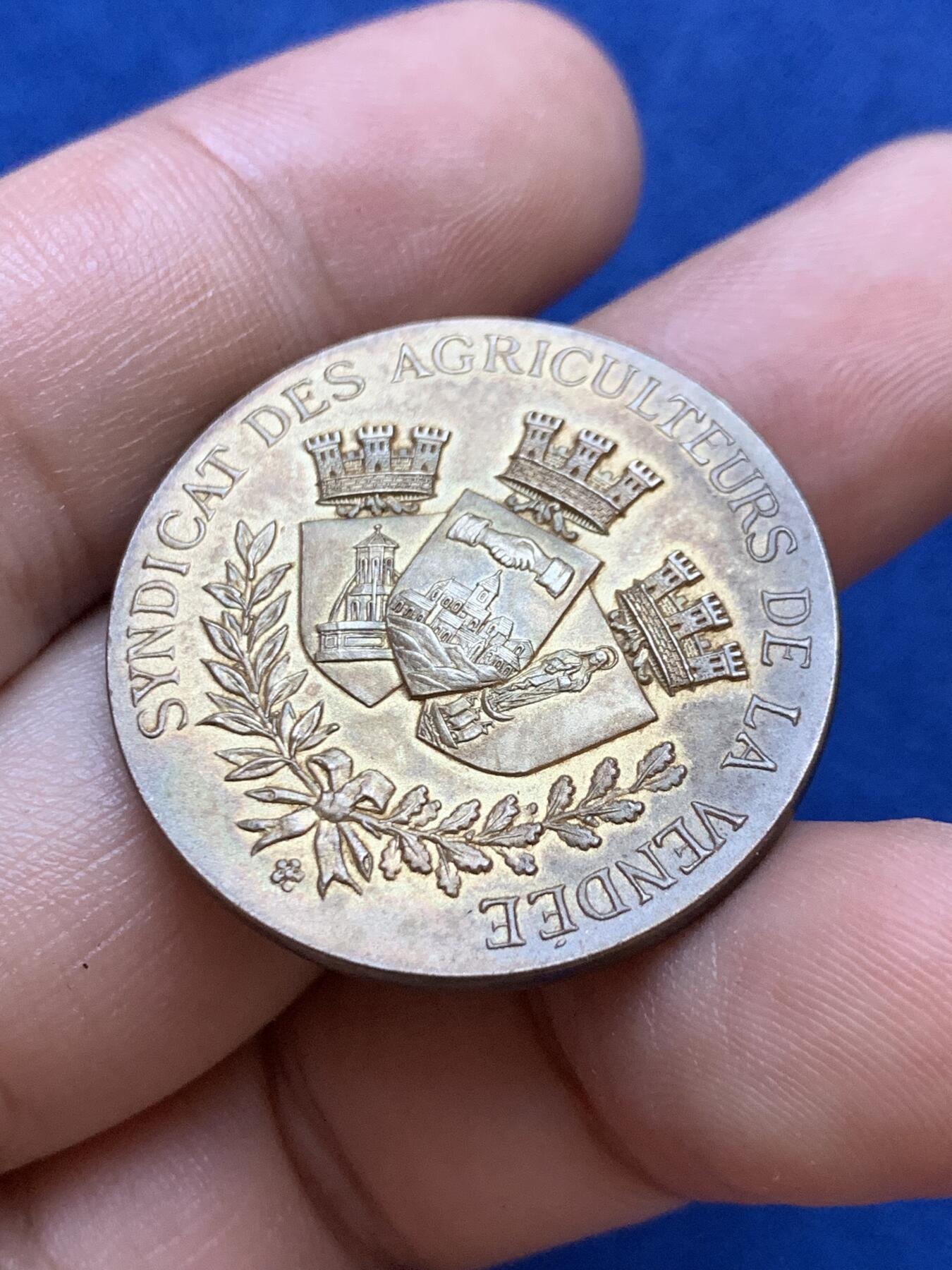 《竞宝斋》第413场 周日，周一，周二，3场连拍 （全场包邮） 法国旺代农民联盟镀金银质代币，15.92g，31.2mm，丰饶角1argent边铭