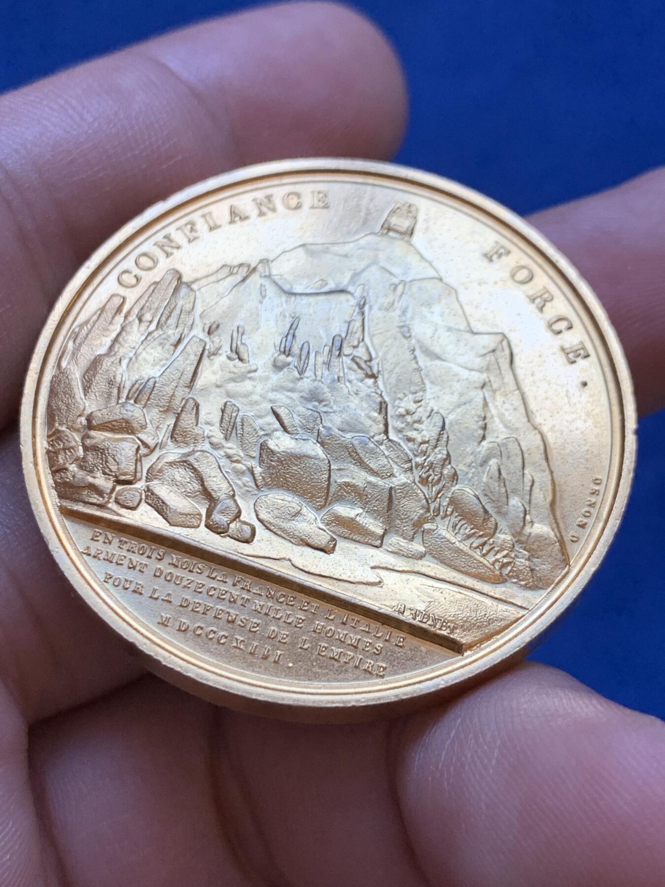 《竞宝斋》第413场 周日，周一，周二，3场连拍 （全场包邮） 法国拿破仑胜利之鹰镀金铜章，48.45g，41.2mm，无边铭