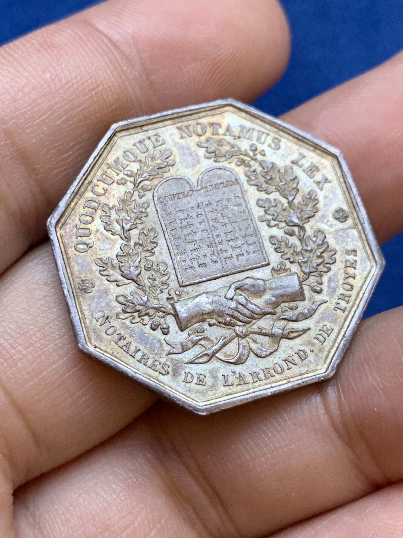 《竞宝斋》第413场 周日，周一，周二，3场连拍 （全场包邮） 法国八角银章，特鲁瓦公证人，13.28g，31mm，油灯边铭