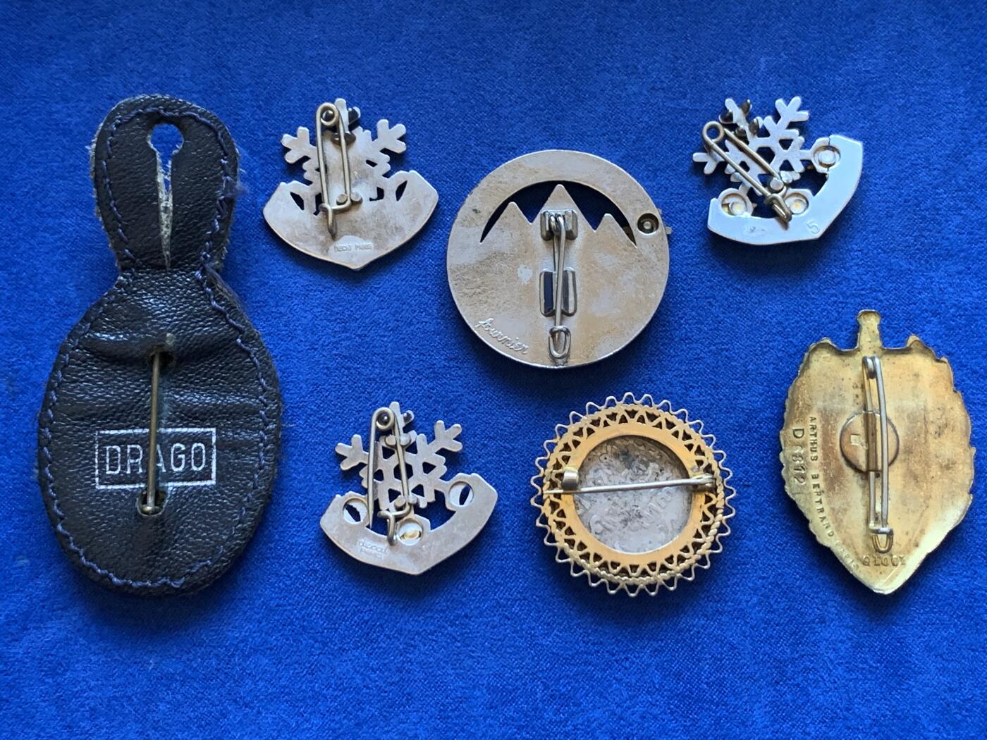 《竞宝斋》第413场 周日，周一，周二，3场连拍 （全场包邮） 军事纪念章七枚 总重约71克