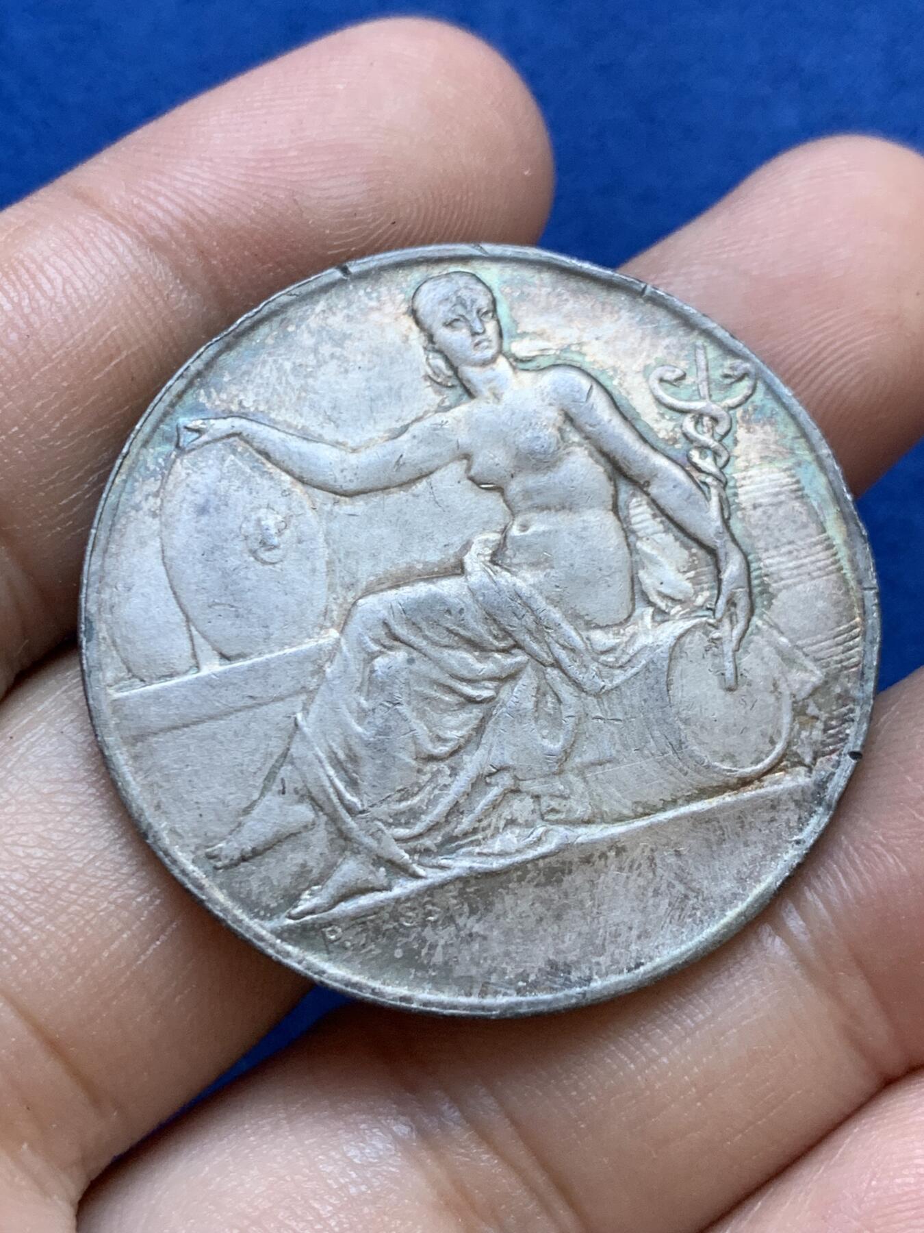 《竞宝斋》第413场 周日，周一，周二，3场连拍 （全场包邮） 法国银质代币，巴黎石油委员会，20.75g，38mm，丰饶角边铭，边有磕