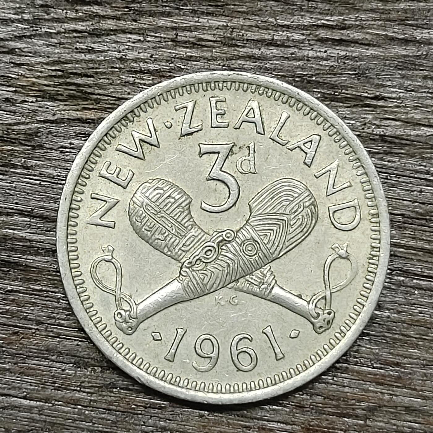 【铜匠收藏】★第131场★散币场，无佣金，30包邮。不满30元，支付5元运费。《接受代拍 代送NGC评级》 1961年 新西兰 3便士
