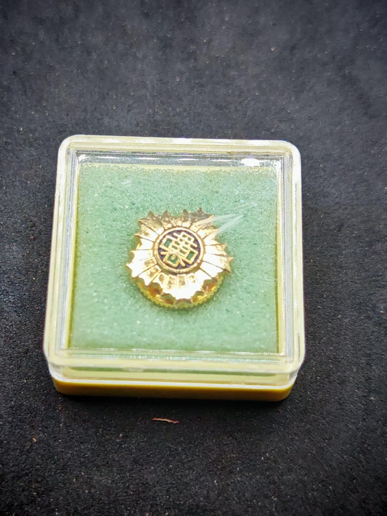 凯旋世界勋赏（第18期）（欢迎送拍）（对拍品有疑问请询问客服，不接受到手刀，出价默认拍品品相。请认真阅读拍卖规则！出价默认已认可！）（收到货请录制开箱视频，无视频概不处理问题。） 日本徽章