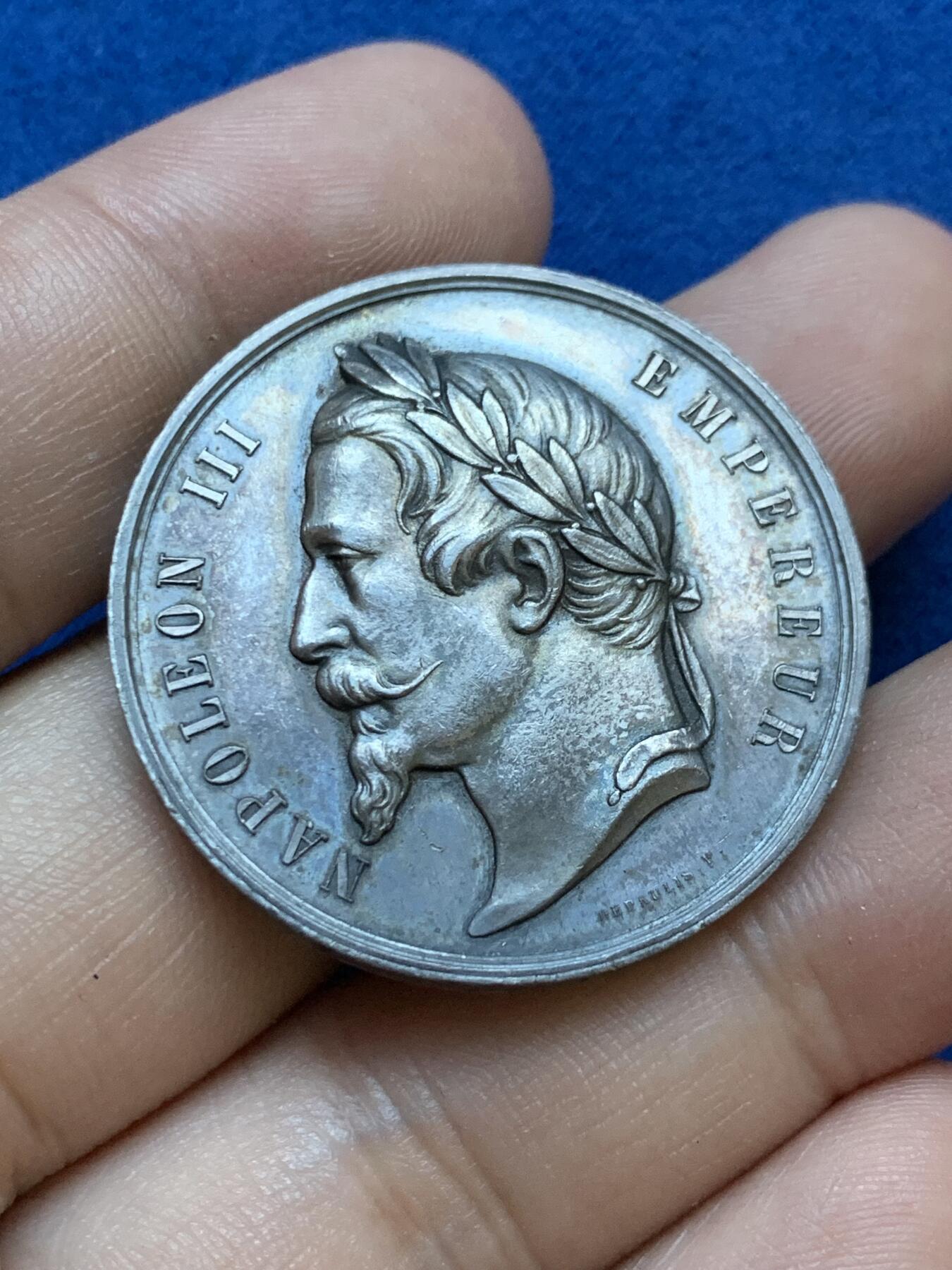 《竞宝斋》第413场 周日，周一，周二，3场连拍 （全场包邮） 法国高中行政办公室银质代币，20.55g，35.2mm，蜜蜂边铭