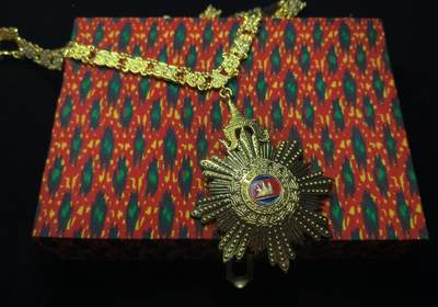 蜀地medal第11场精品专场拍卖 - 罕见 最高级别 柬埔寨王国 国家功绩大勋章 将近两百克很厚重