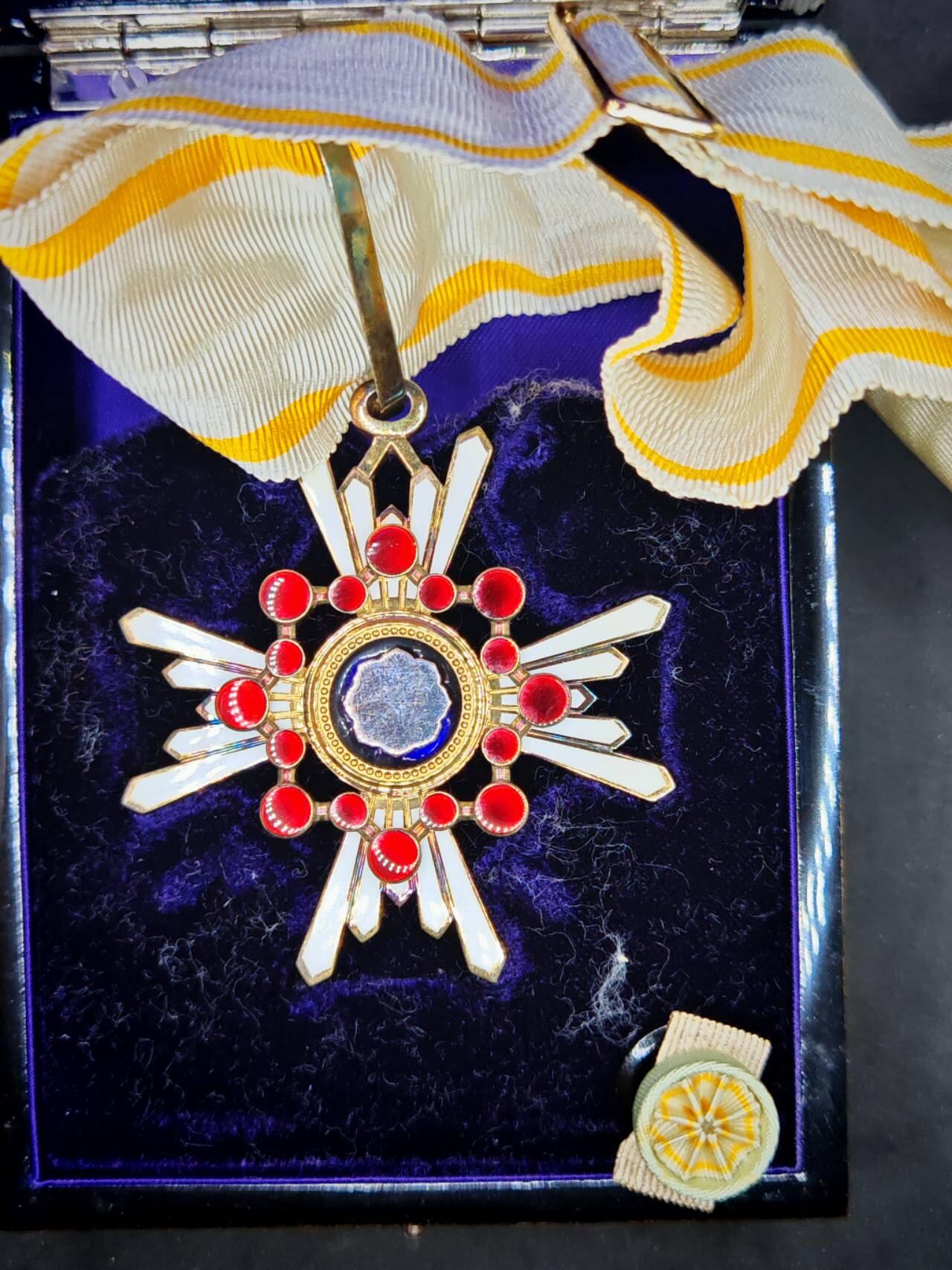凯旋世界勋赏（第18期）（欢迎送拍）（对拍品有疑问请询问客服，不接受到手刀，出价默认拍品品相。请认真阅读拍卖规则！出价默认已认可！）（收到货请录制开箱视频，无视频概不处理问题。）