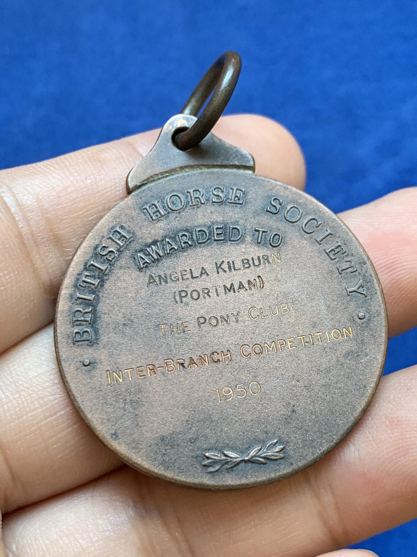 《竞宝斋》第413场 周日，周一，周二，3场连拍 （全场包邮） 英国马术协会铜章，25.72g，38.6mm