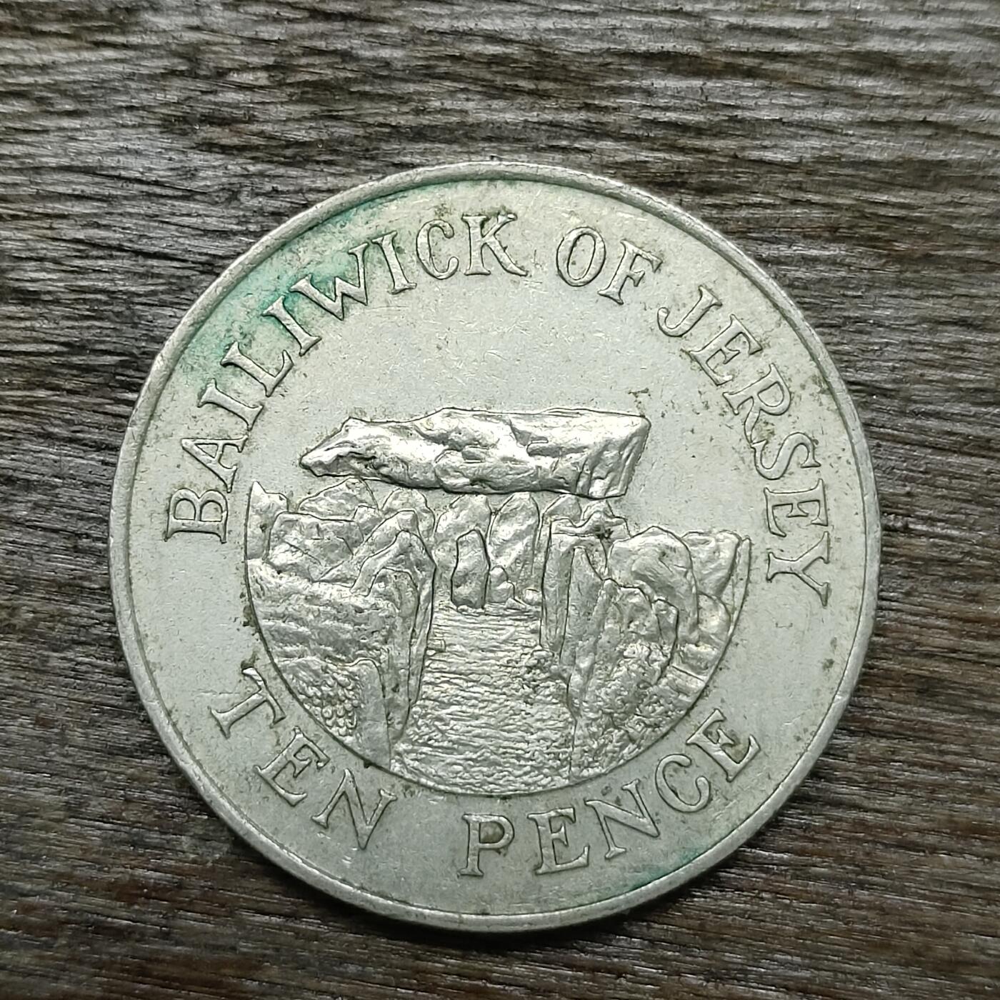 【铜匠收藏】★第131场★散币场，无佣金，30包邮。不满30元，支付5元运费。《接受代拍 代送NGC评级》 泽西岛 1988年 10便士 青年女王