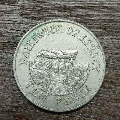 【铜匠收藏】★第131场★散币场，无佣金，30包邮。不满30元，支付5元运费。《接受代拍 代送NGC评级》 - 泽西岛 1988年 10便士 青年女王