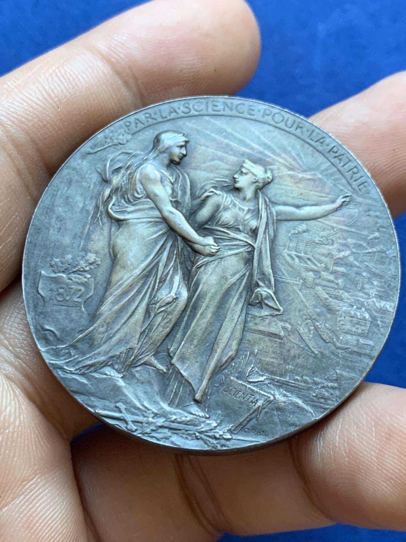 《竞宝斋》第413场 周日，周一，周二，3场连拍 （全场包邮） 罗蒂作品 科学进步协会镀银铜章 原铸好品 带原盒 44.7克 45.2mm 丰饶角铜标